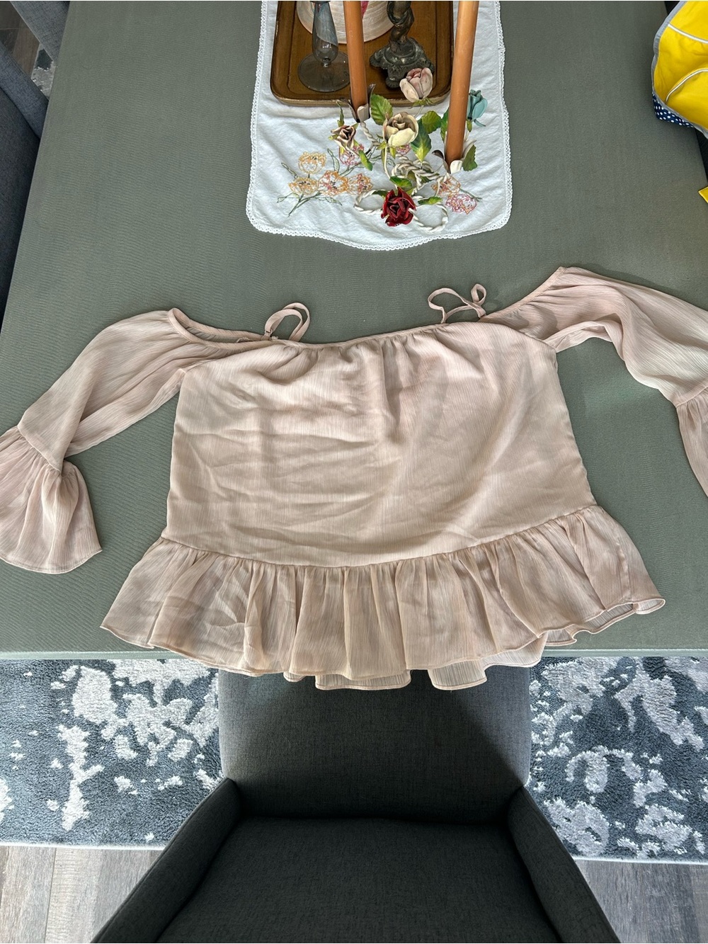 Lovers + Friends Maison cold shoulder blouse M needs button overall GUC